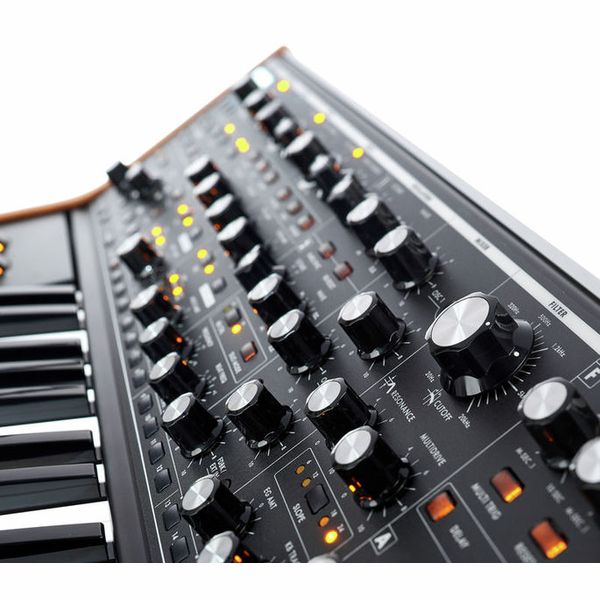 Moog Subsequent 37